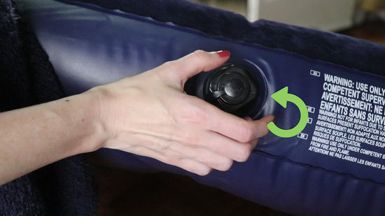 Como Esvaziar um Colchão Inflável