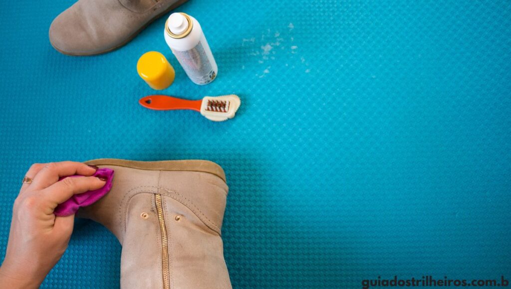 Como Limpar Bota de Camurça