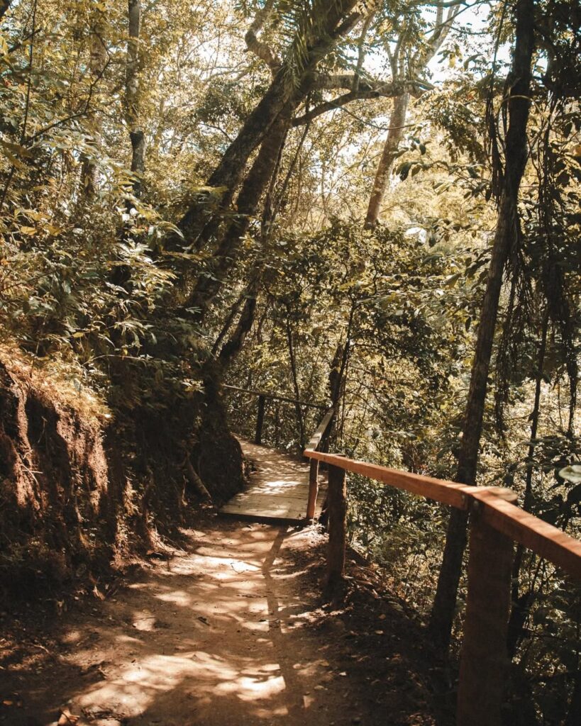 trilha da cachoeira do segredo