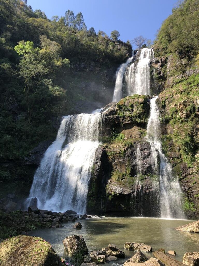 CACHOEIRA DE ÁGUAS CLARAS