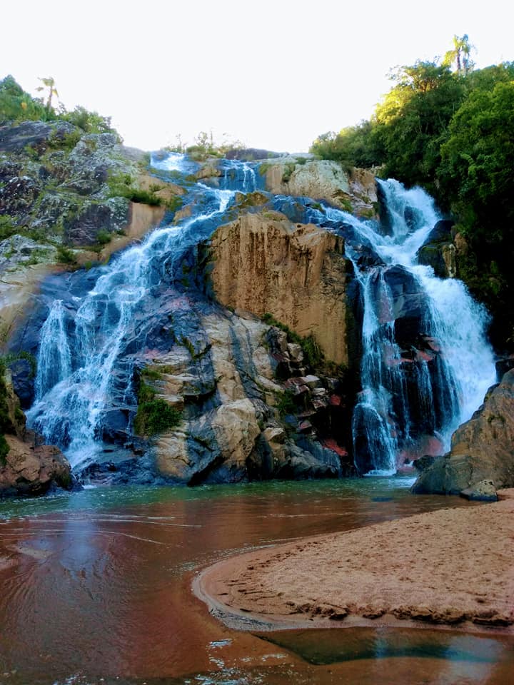 CASCATA BARBOSA LESSA