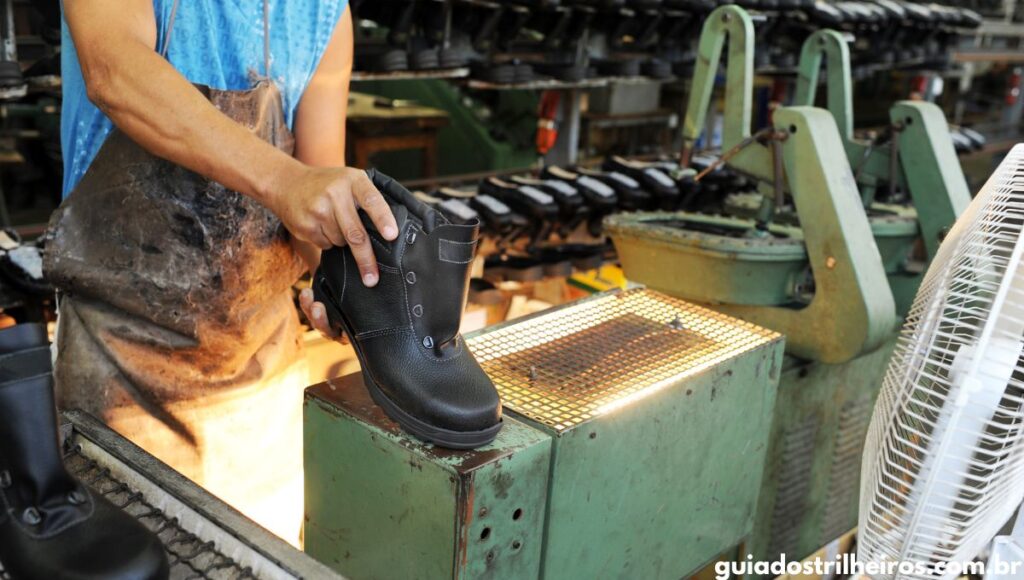 COMO LACEAR BOTA DE COURO