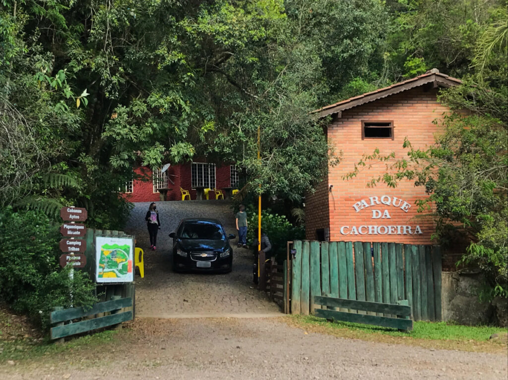 PARQUE DA CACHOEIRA CANELA