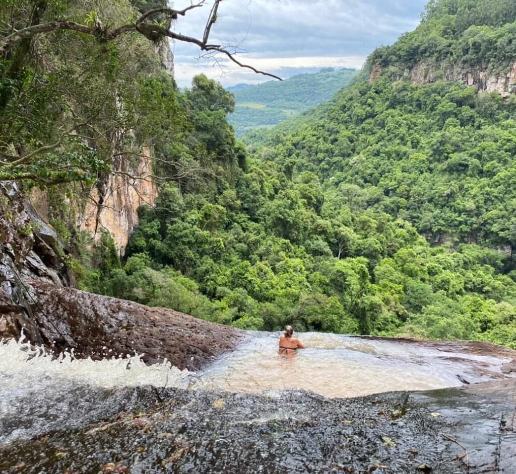 CASCATA DOS MARIN