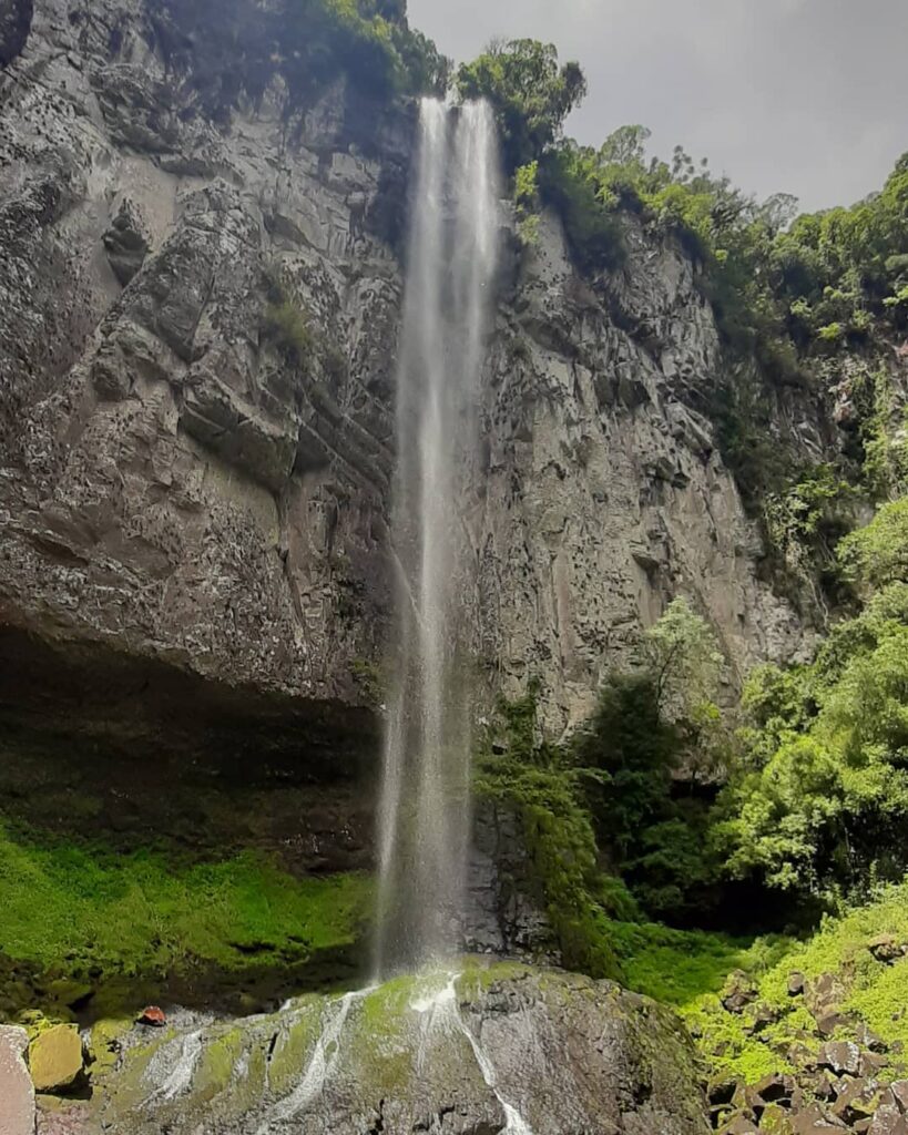 Cachoeira das Gêmeas Gigantes