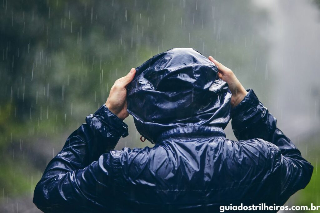 ACAMPAMENTO NA CHUVA 3