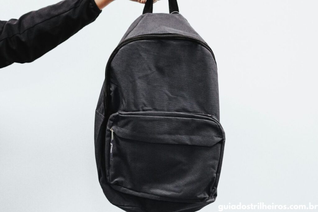 como tirar mofo de mochila com bicarbonato 2