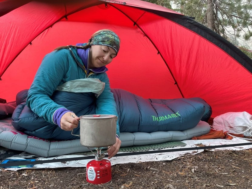 saco de dormir para acampamento