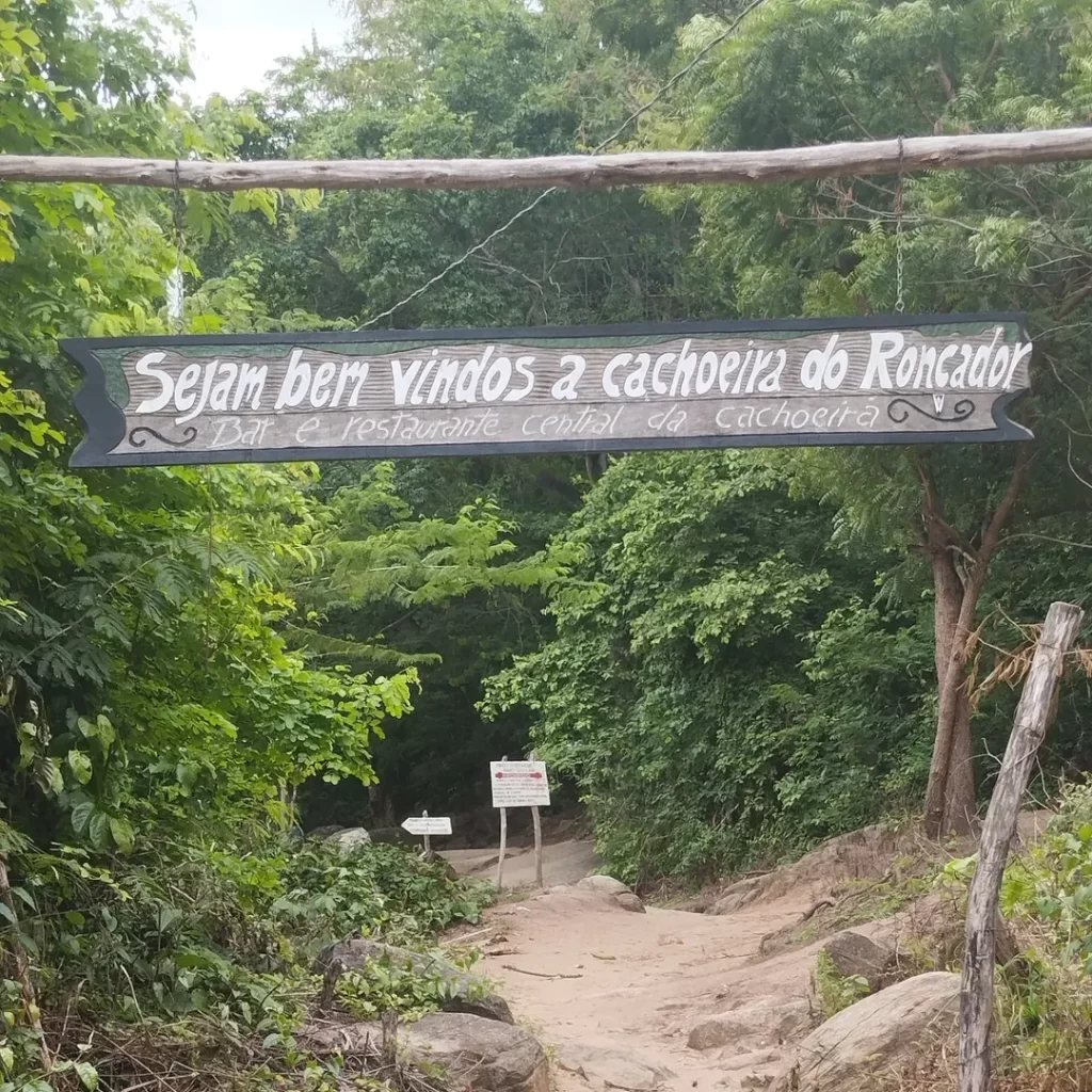 onde fica a cachoeira do roncador